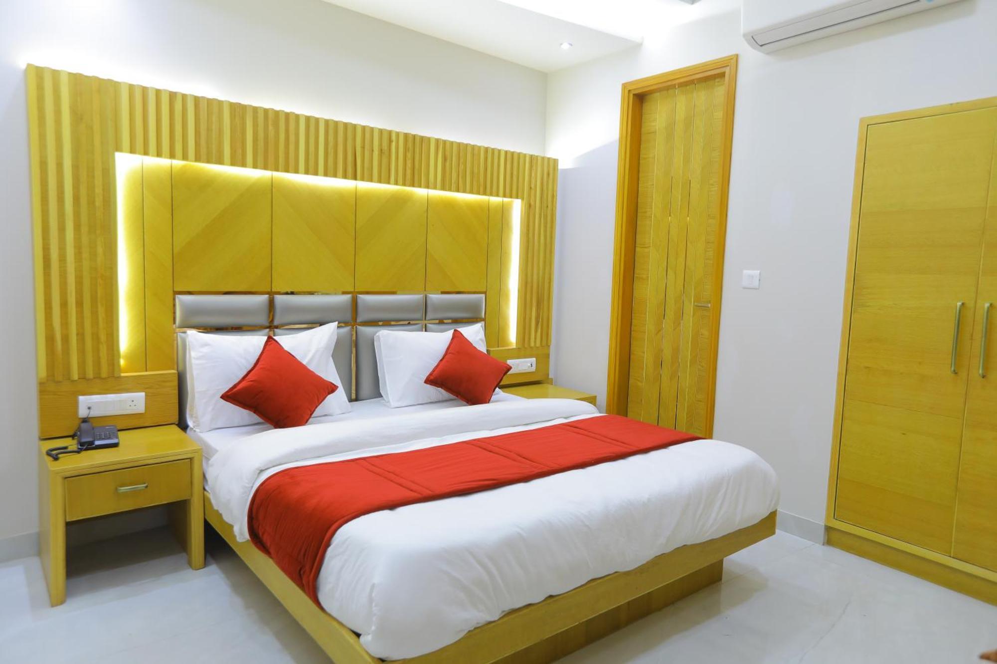 Hotel Glitz - Walk In From New Delhi Railway Station Exterior photo