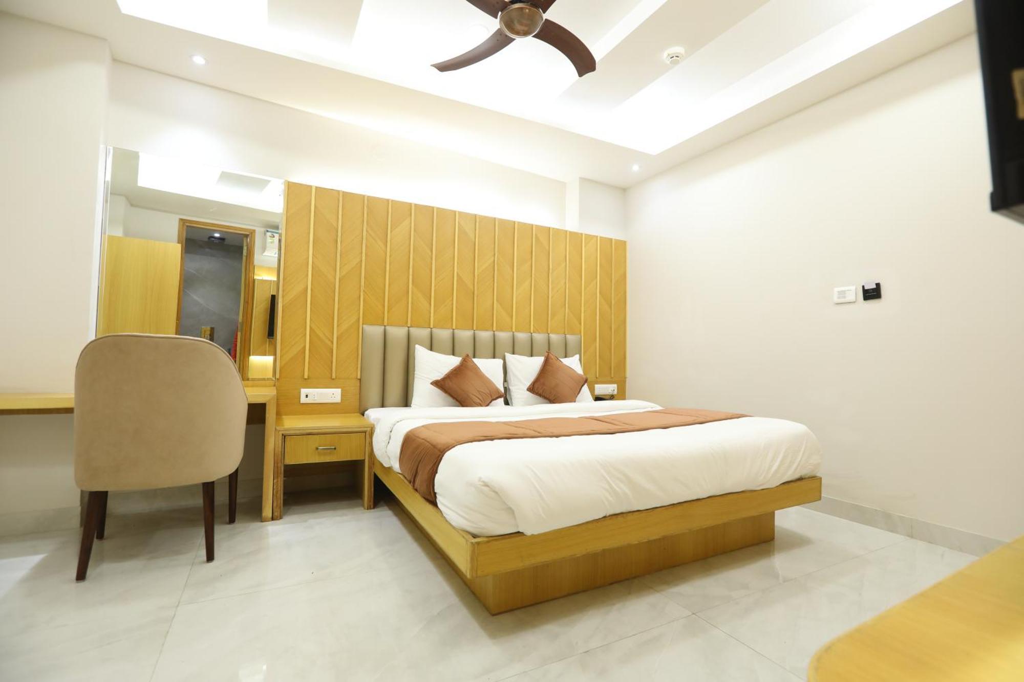 Hotel Glitz - Walk In From New Delhi Railway Station Exterior photo
